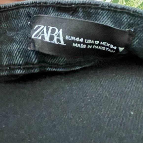 Zara Black Cropped Denim Jeans - Picture 4 of 4